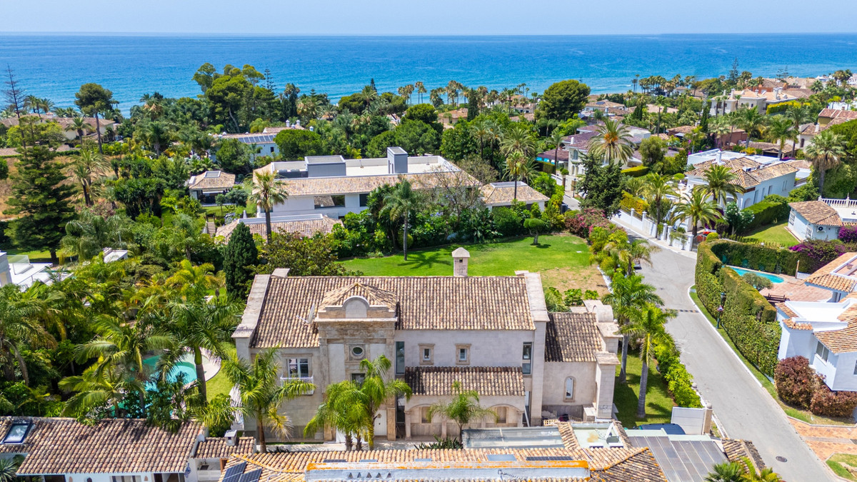 4 Bed Townhouse for sale in Marbella Costa Del Sol, Málaga, Spain