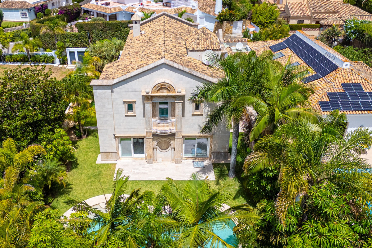4 Bed Townhouse for sale in Marbella Costa Del Sol, Málaga, Spain