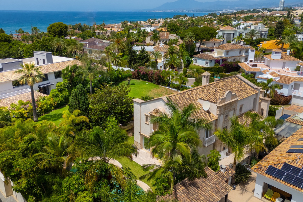 4 Bed Townhouse for sale in Marbella Costa Del Sol, Málaga, Spain