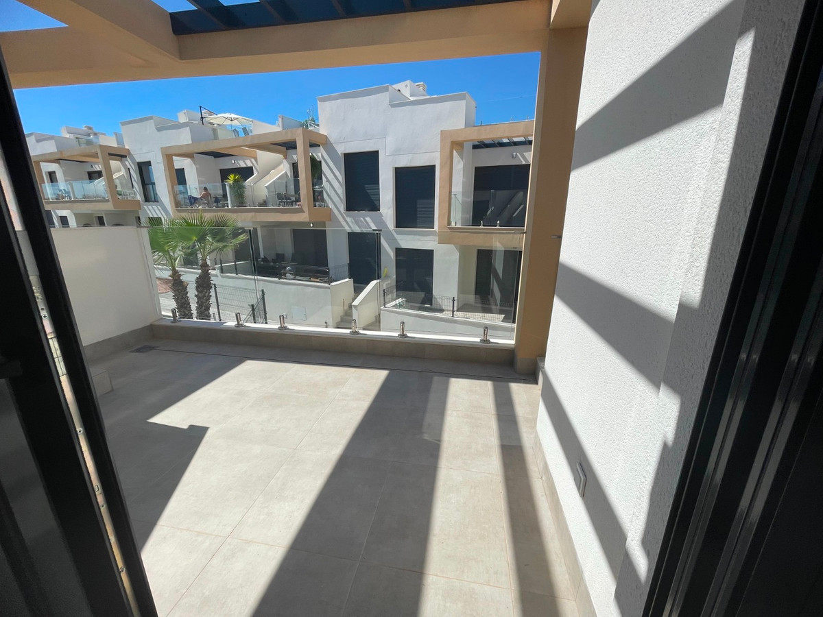 Se vende Apartamento en Planta Última de 2 dormitorios en Costa Blanca, Alicante, España