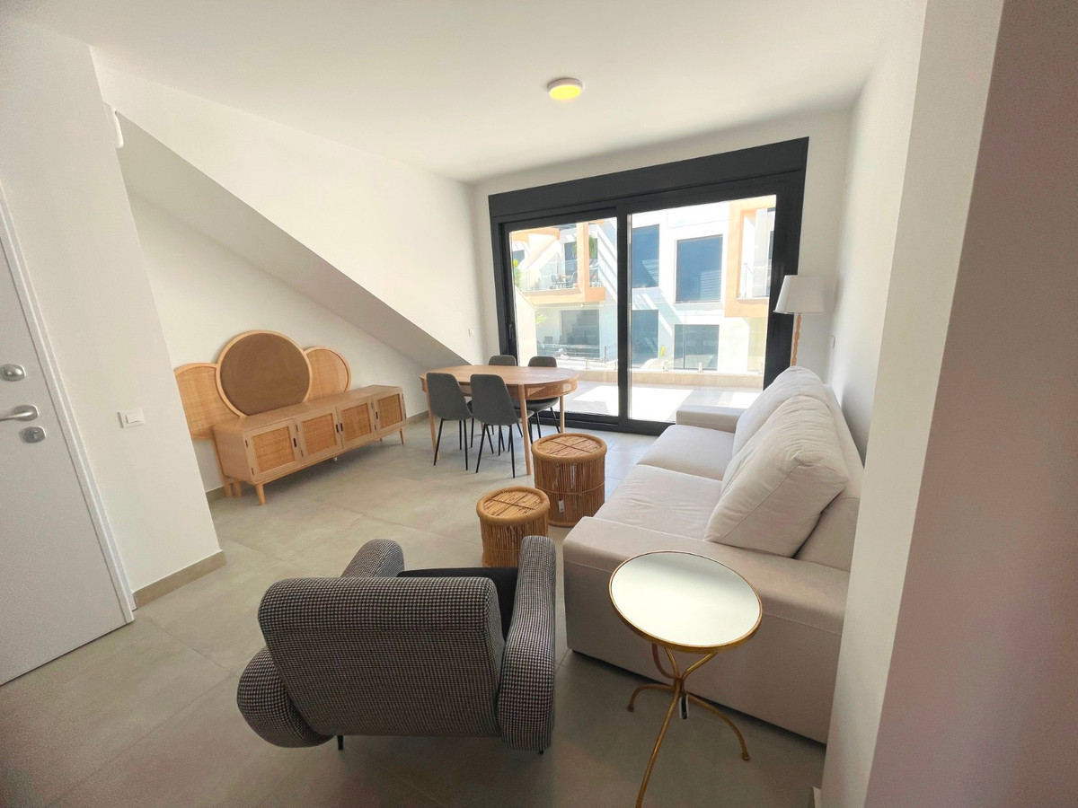 Se vende Apartamento en Planta Última de 2 dormitorios en Costa Blanca, Alicante, España