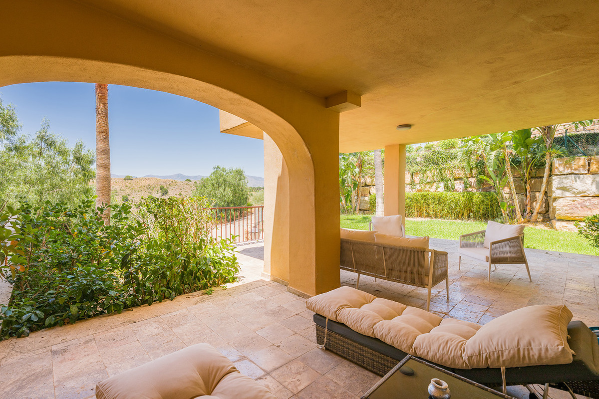 3 Bed Apartment for sale in El Paraiso Costa Del Sol, Málaga, Spain