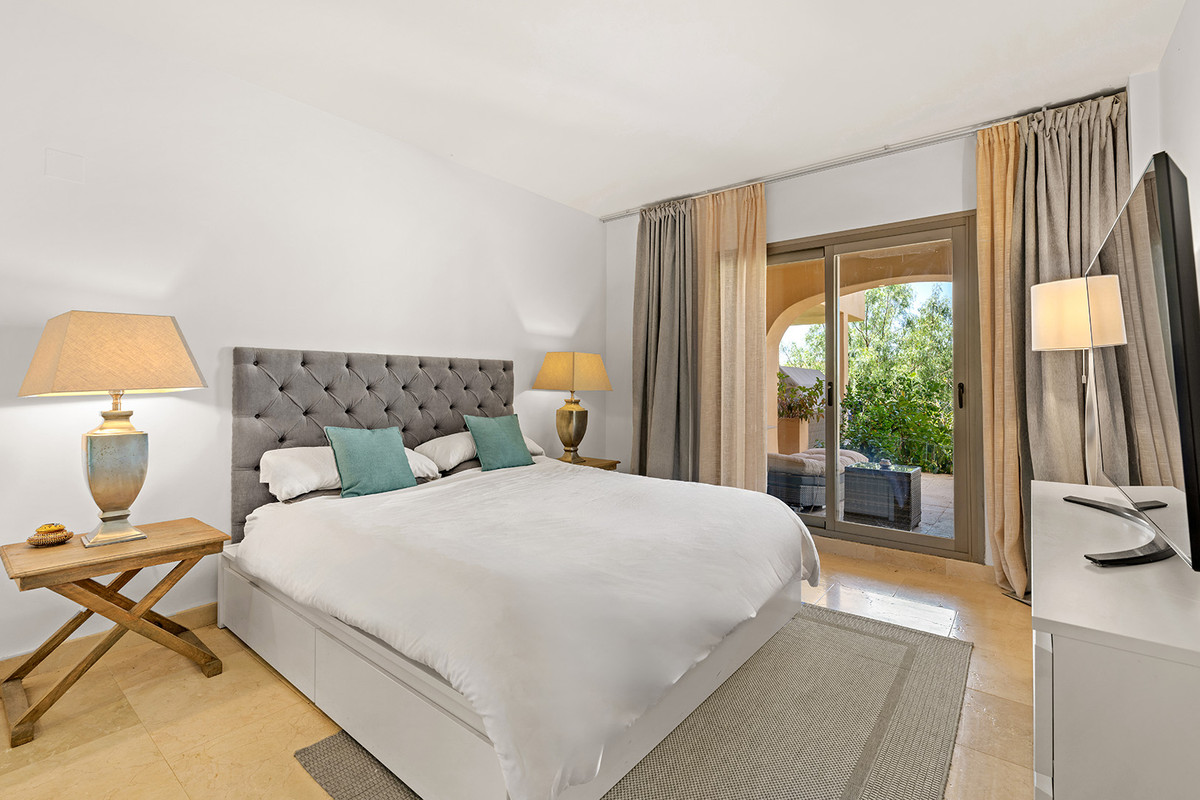 3 Bed Apartment for sale in El Paraiso Costa Del Sol, Málaga, Spain