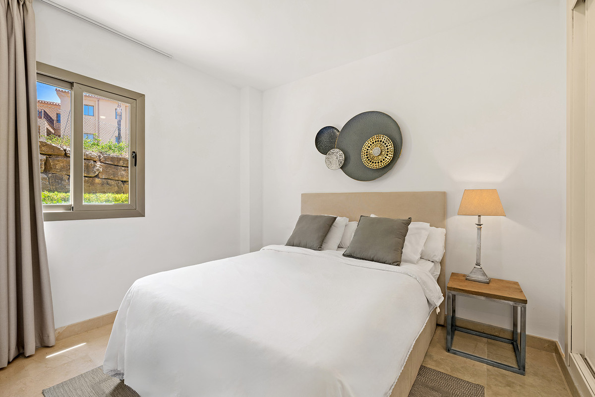 3 Bed Apartment for sale in El Paraiso Costa Del Sol, Málaga, Spain