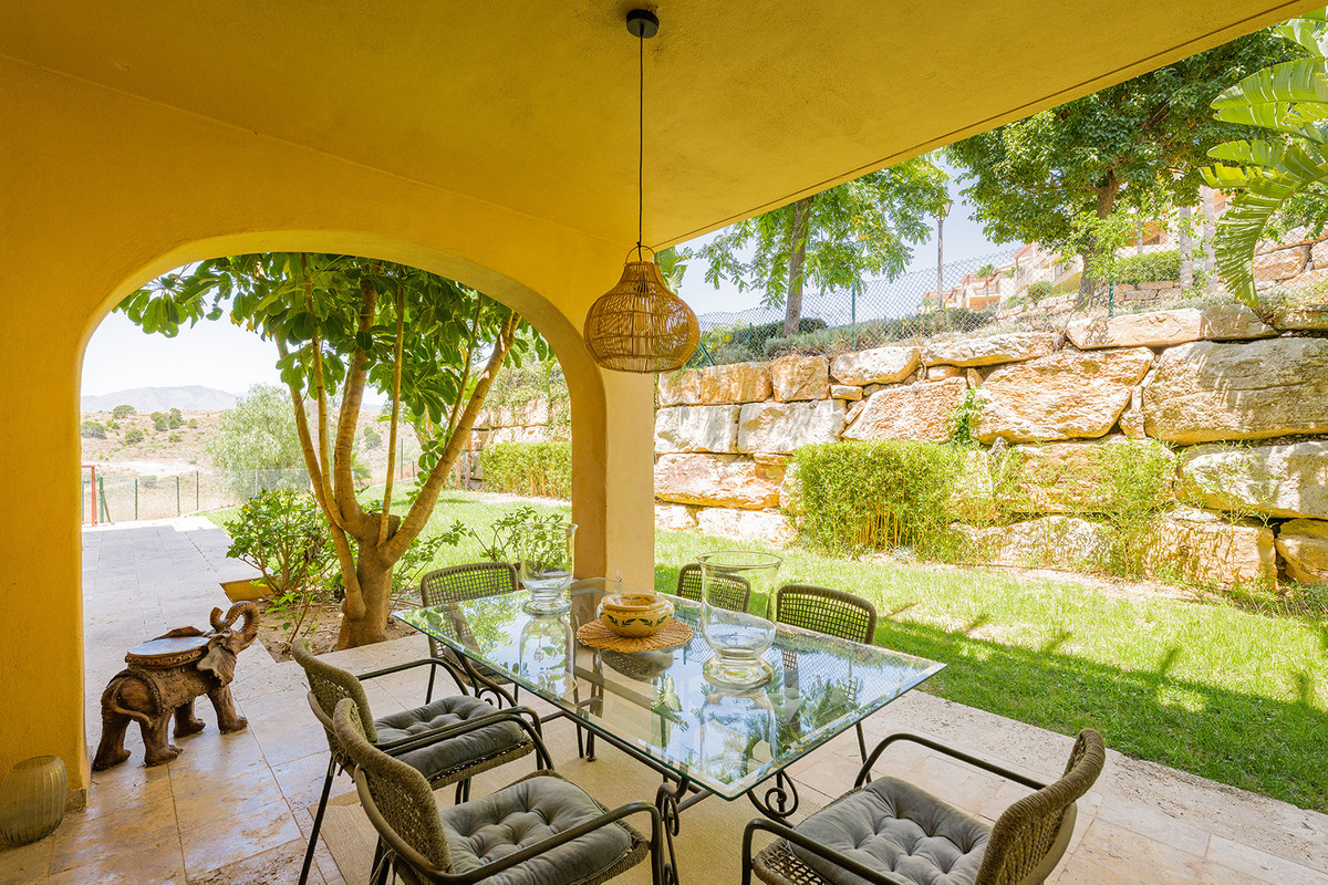 3 Bed Apartment for sale in El Paraiso Costa Del Sol, Málaga, Spain