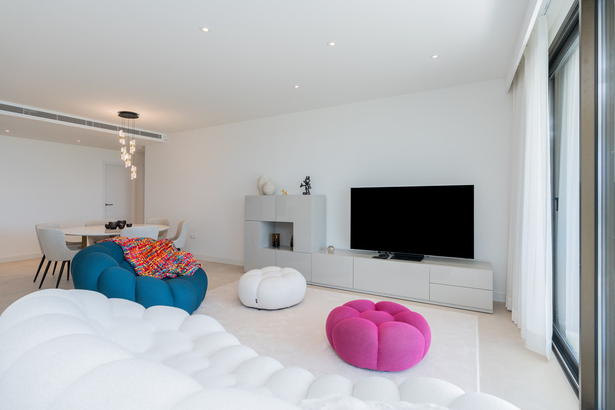 3 Bed Apartment for sale in Casares Costa Del Sol, Málaga, Spain
