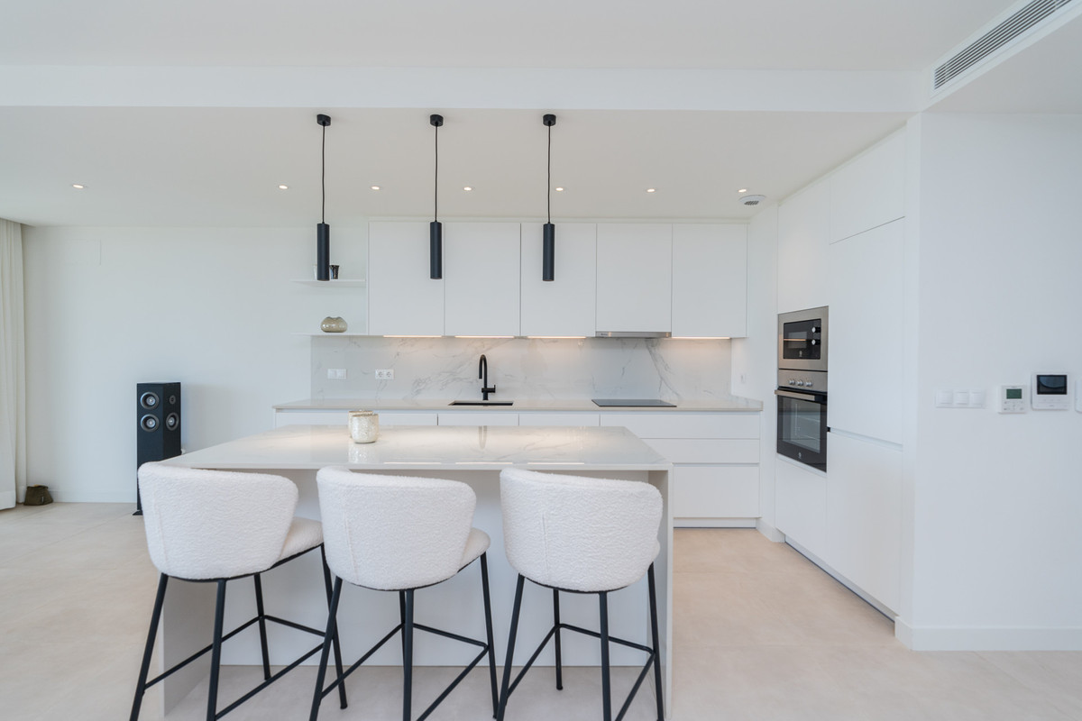3 Bed Apartment for sale in Casares Costa Del Sol, Málaga, Spain