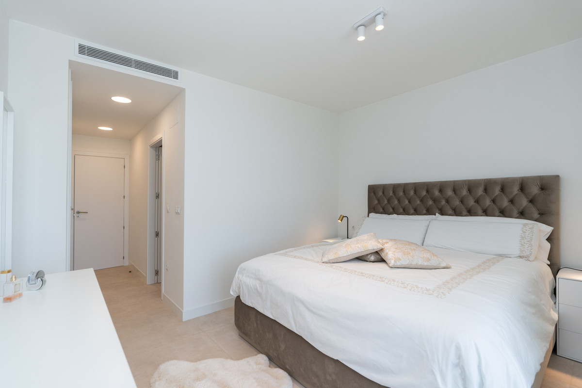 3 Bed Apartment for sale in Casares Costa Del Sol, Málaga, Spain