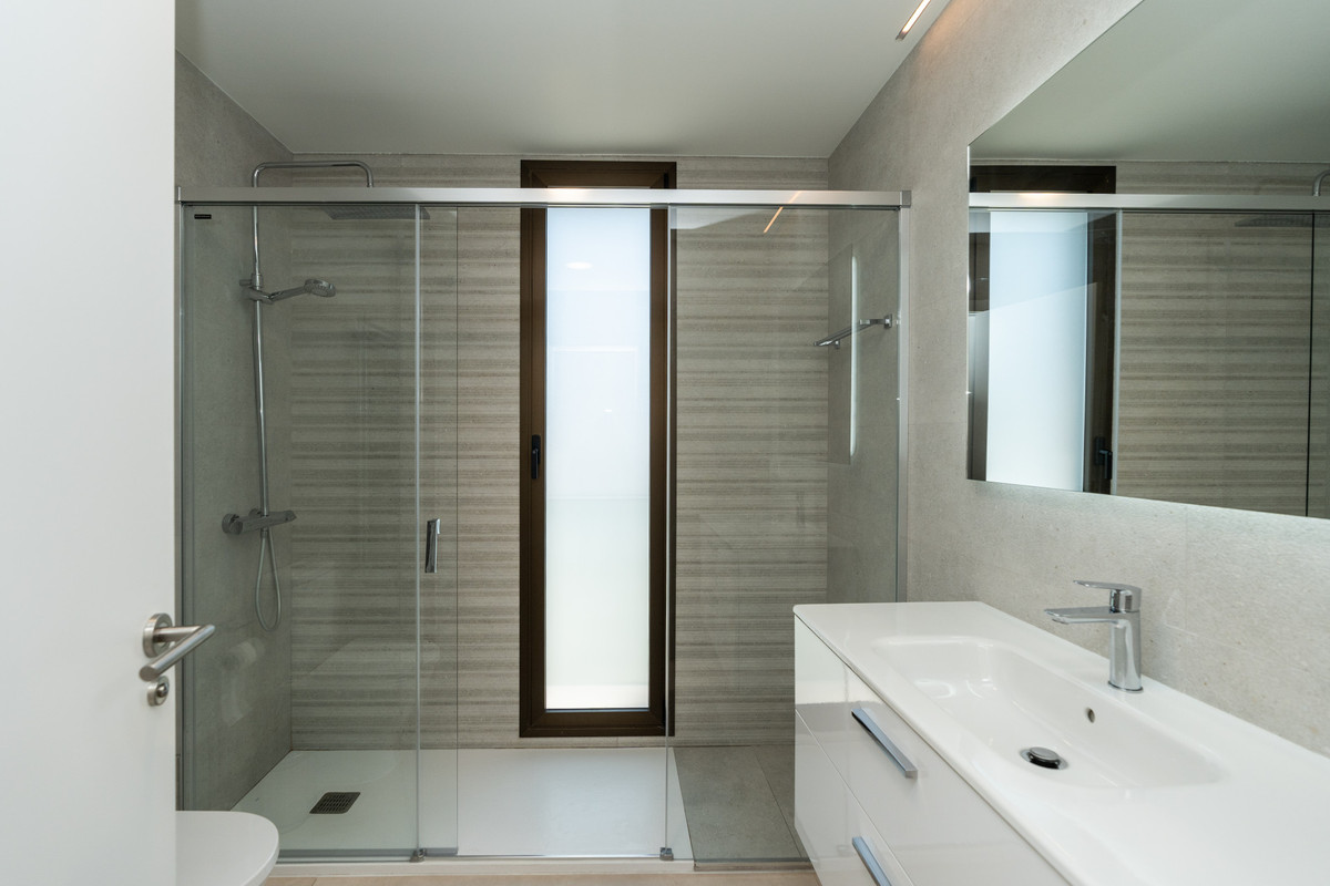 3 Bed Apartment for sale in Casares Costa Del Sol, Málaga, Spain