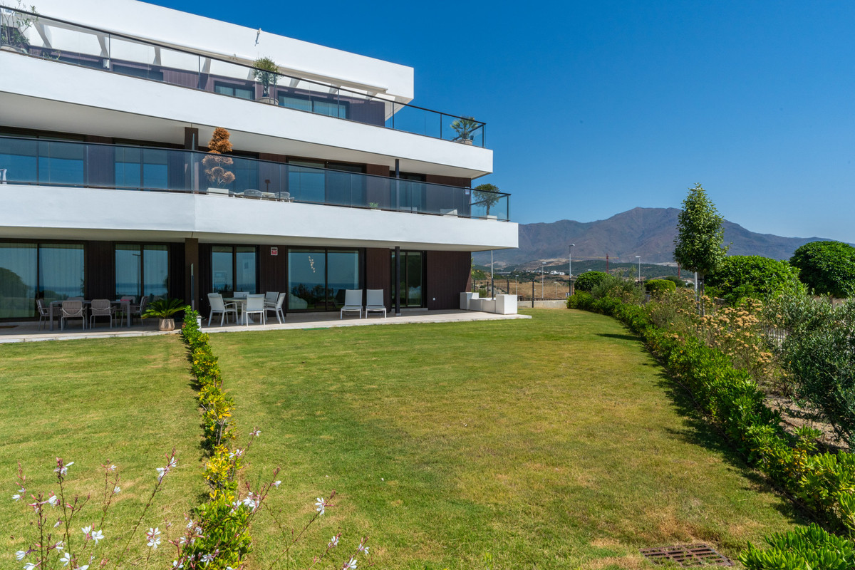 3 Bed Apartment for sale in Casares Costa Del Sol, Málaga, Spain