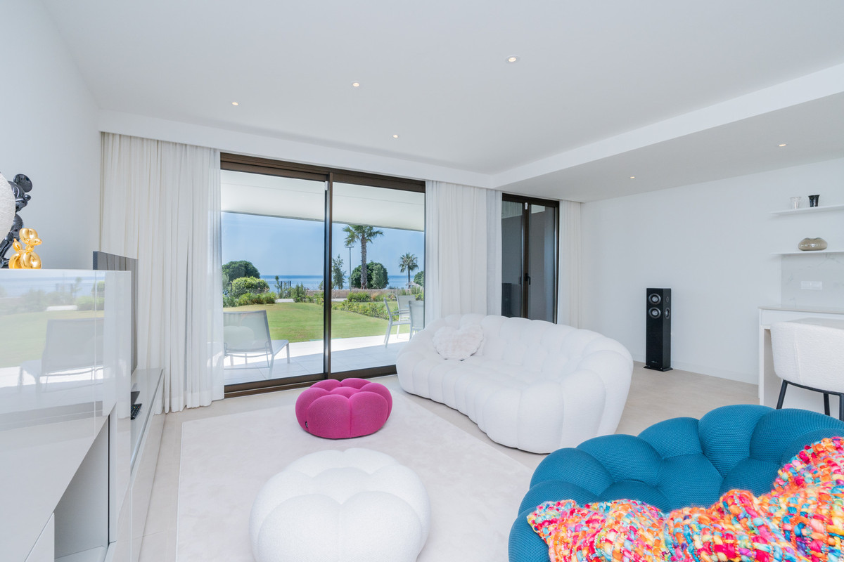 3 Bed Apartment for sale in Casares Costa Del Sol, Málaga, Spain
