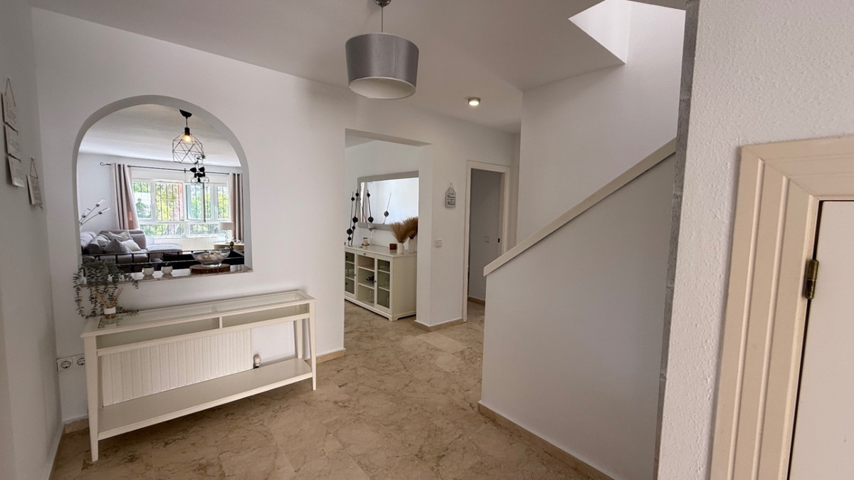Se vende Villa - Chalet de 4 dormitorios en Costa Blanca, Alicante, España