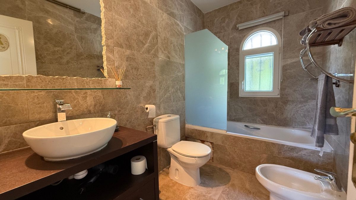 Se vende Villa - Chalet de 4 dormitorios en Costa Blanca, Alicante, España