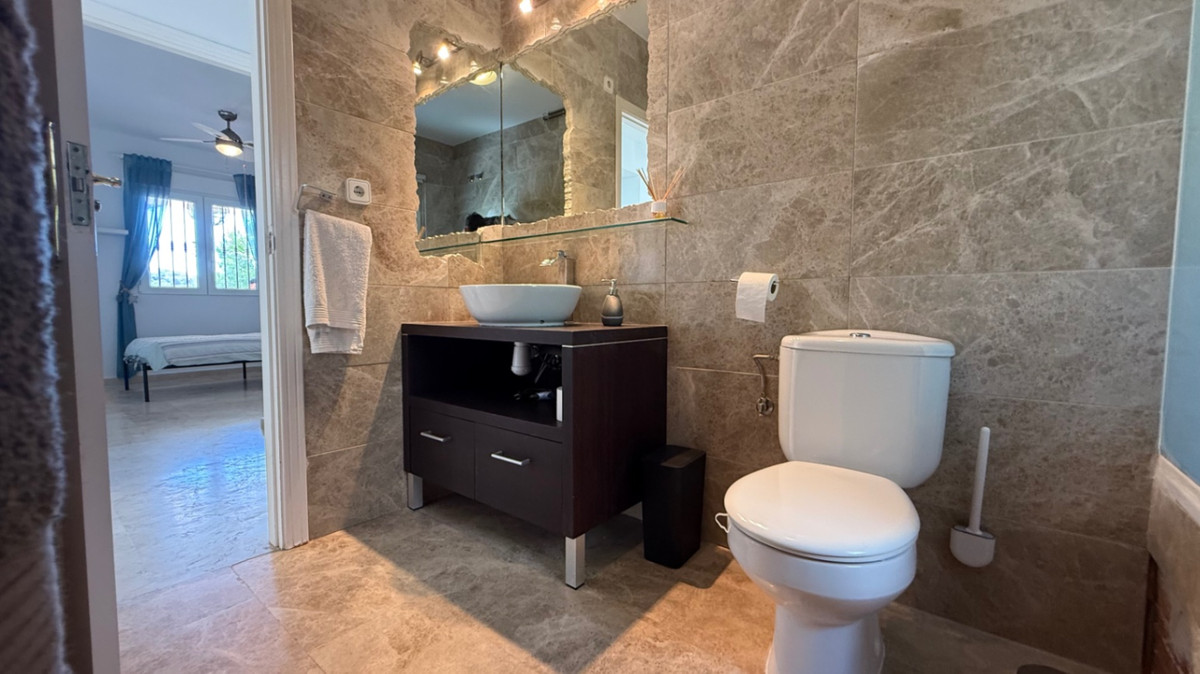 Se vende Villa - Chalet de 4 dormitorios en Costa Blanca, Alicante, España
