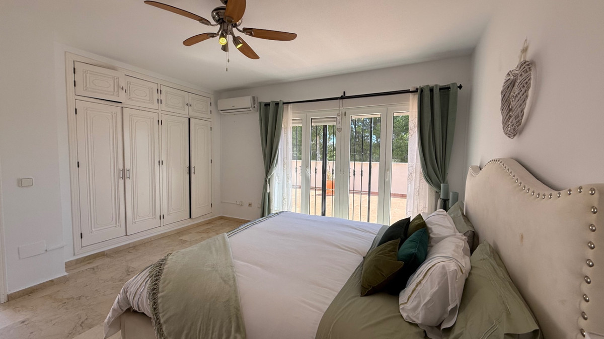Se vende Villa - Chalet de 4 dormitorios en Costa Blanca, Alicante, España