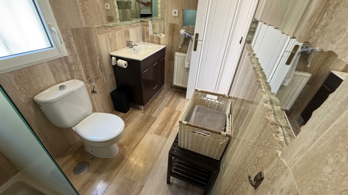 Se vende Villa - Chalet de 4 dormitorios en Costa Blanca, Alicante, España