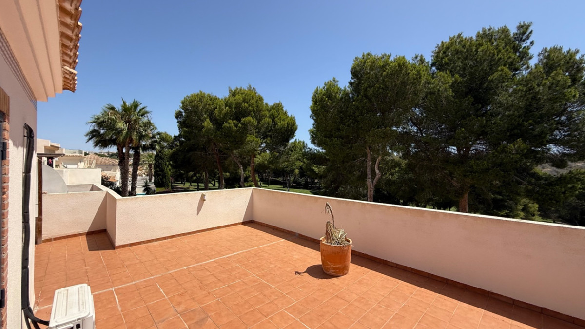 Se vende Villa - Chalet de 4 dormitorios en Costa Blanca, Alicante, España