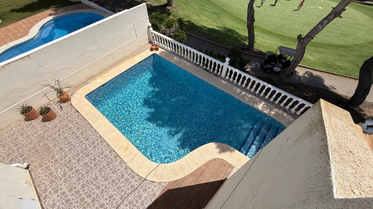 Se vende Villa - Chalet de 4 dormitorios en Costa Blanca, Alicante, España