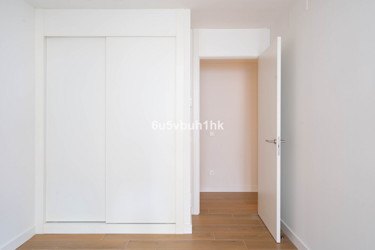 3 Bed Apartment for sale in Fuengirola Costa Del Sol, Málaga, Spain