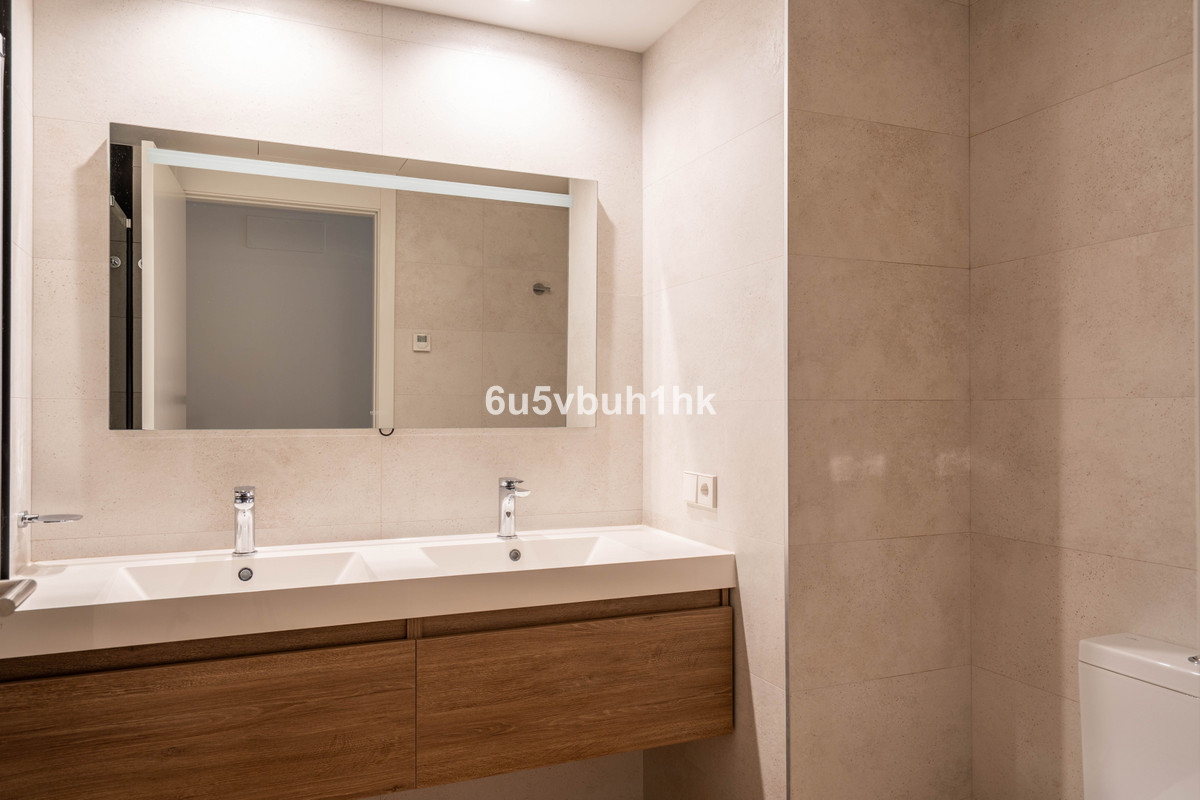 3 Bed Apartment for sale in Fuengirola Costa Del Sol, Málaga, Spain
