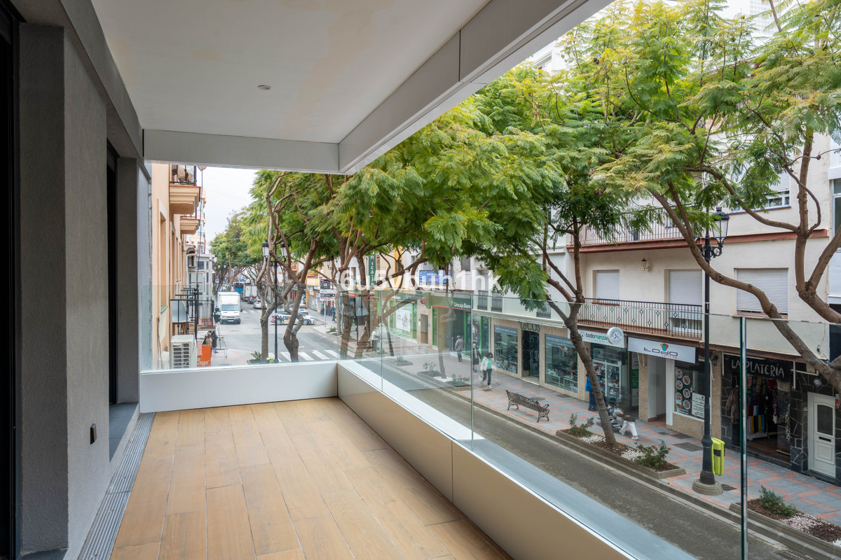 3 Bed Apartment for sale in Fuengirola Costa Del Sol, Málaga, Spain