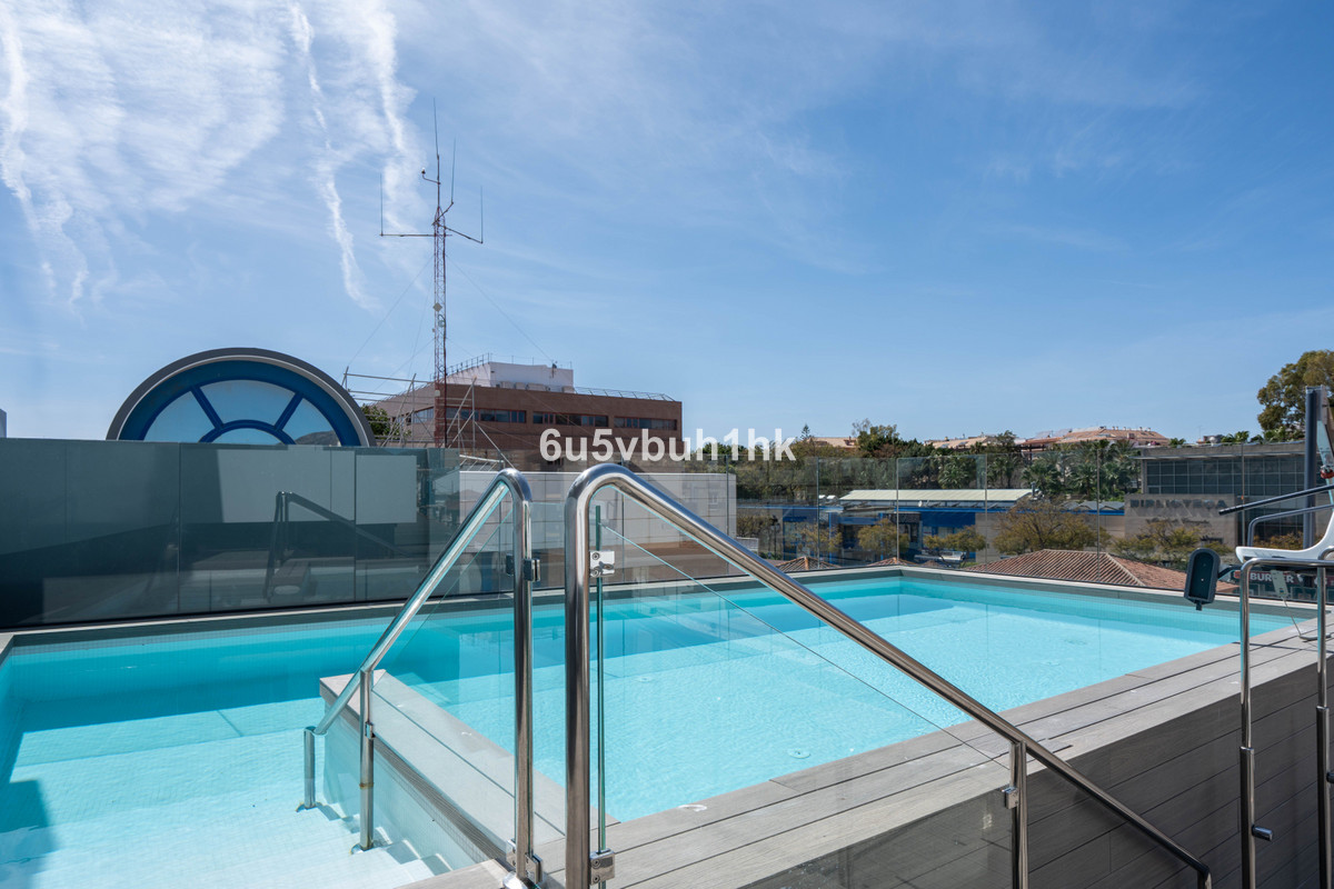 3 Bed Apartment for sale in Fuengirola Costa Del Sol, Málaga, Spain
