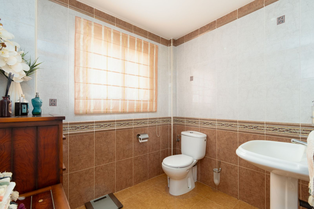Se vende Villa - Chalet de 4 dormitorios en Costa Del Sol, Málaga, España
