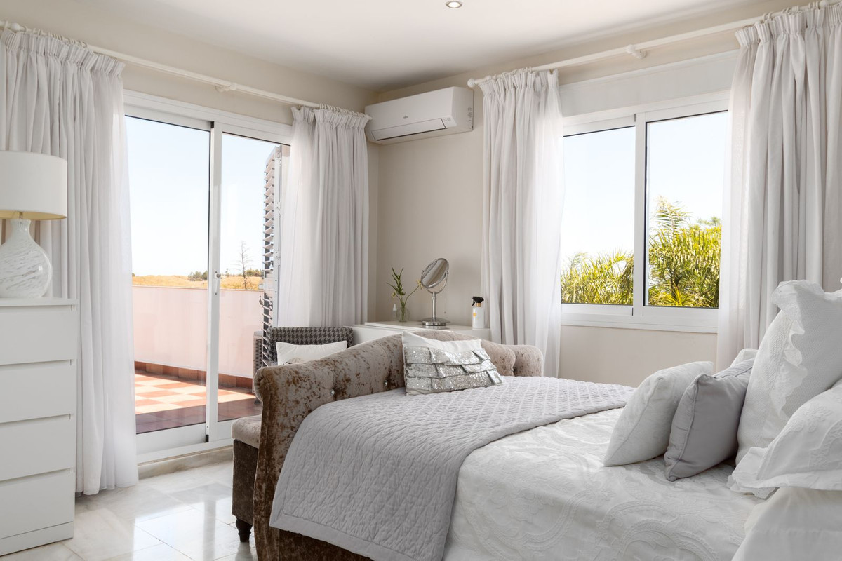 Se vende Villa - Chalet de 4 dormitorios en Costa Del Sol, Málaga, España