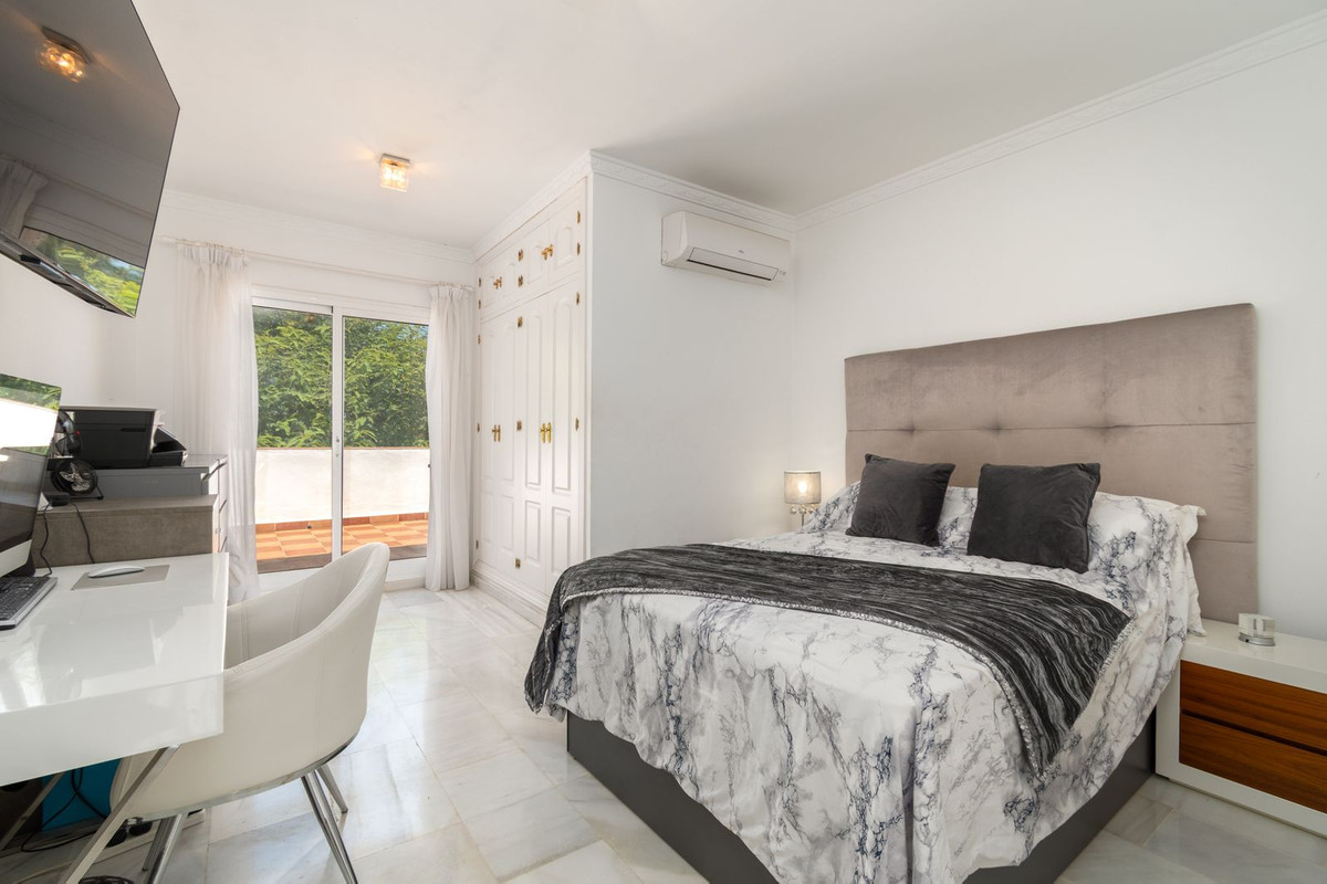 Se vende Villa - Chalet de 4 dormitorios en Costa Del Sol, Málaga, España