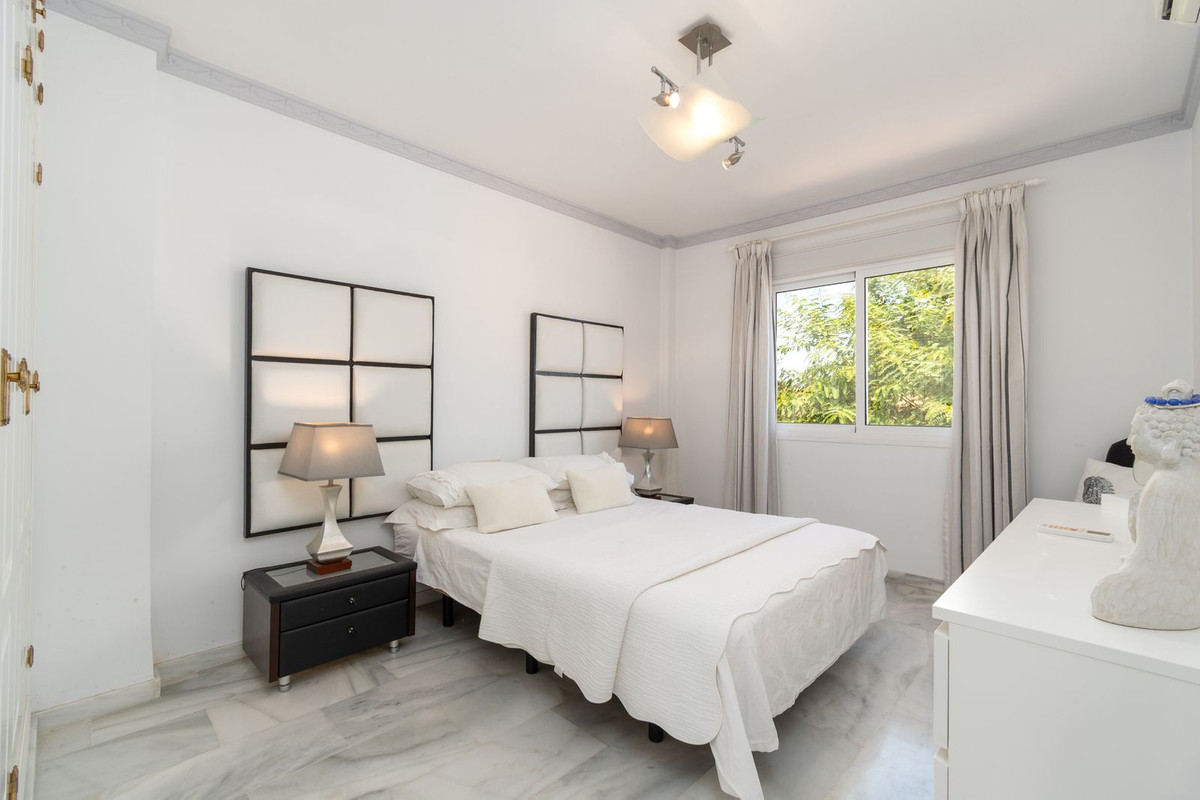 Se vende Villa - Chalet de 4 dormitorios en Costa Del Sol, Málaga, España