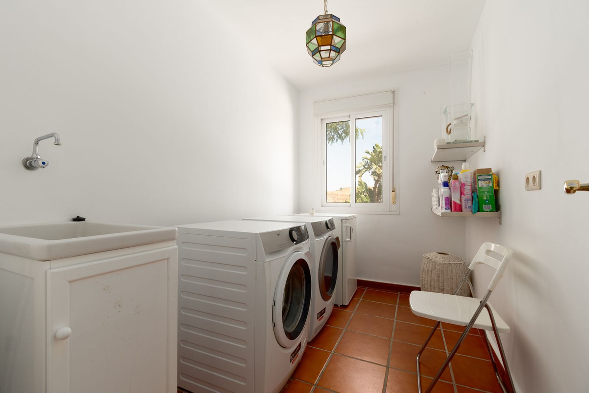 Se vende Villa - Chalet de 4 dormitorios en Costa Del Sol, Málaga, España