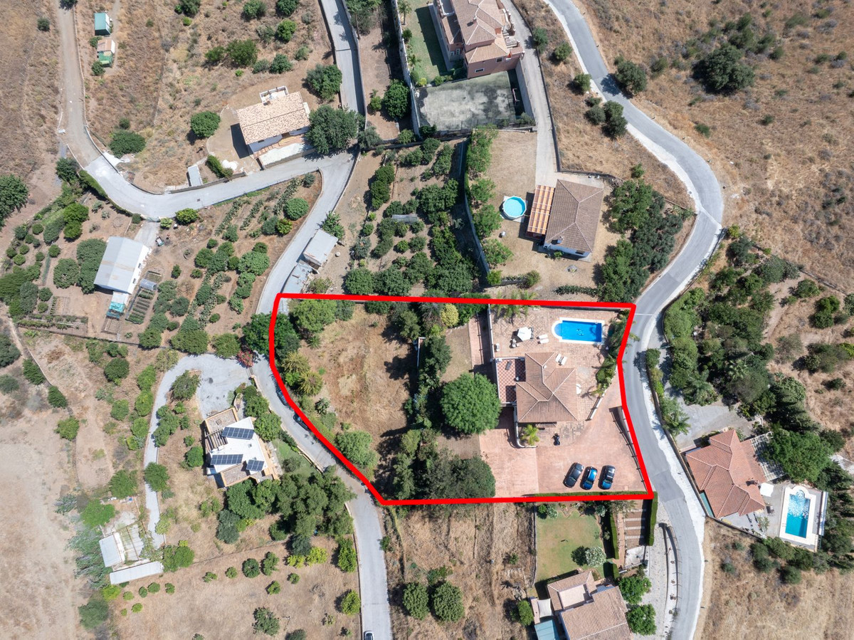 Se vende Villa - Chalet de 4 dormitorios en Costa Del Sol, Málaga, España