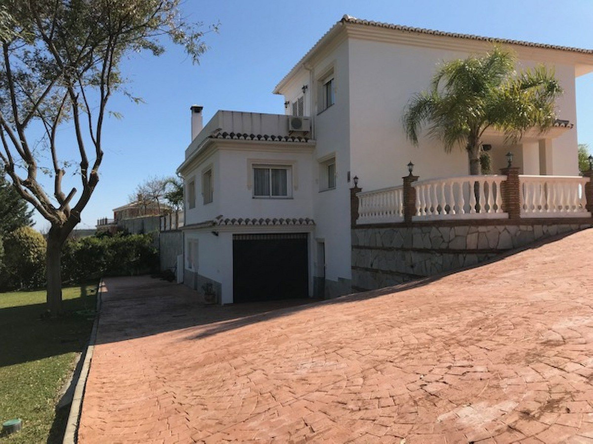 Se vende Villa - Chalet de 4 dormitorios en Costa Del Sol, Málaga, España