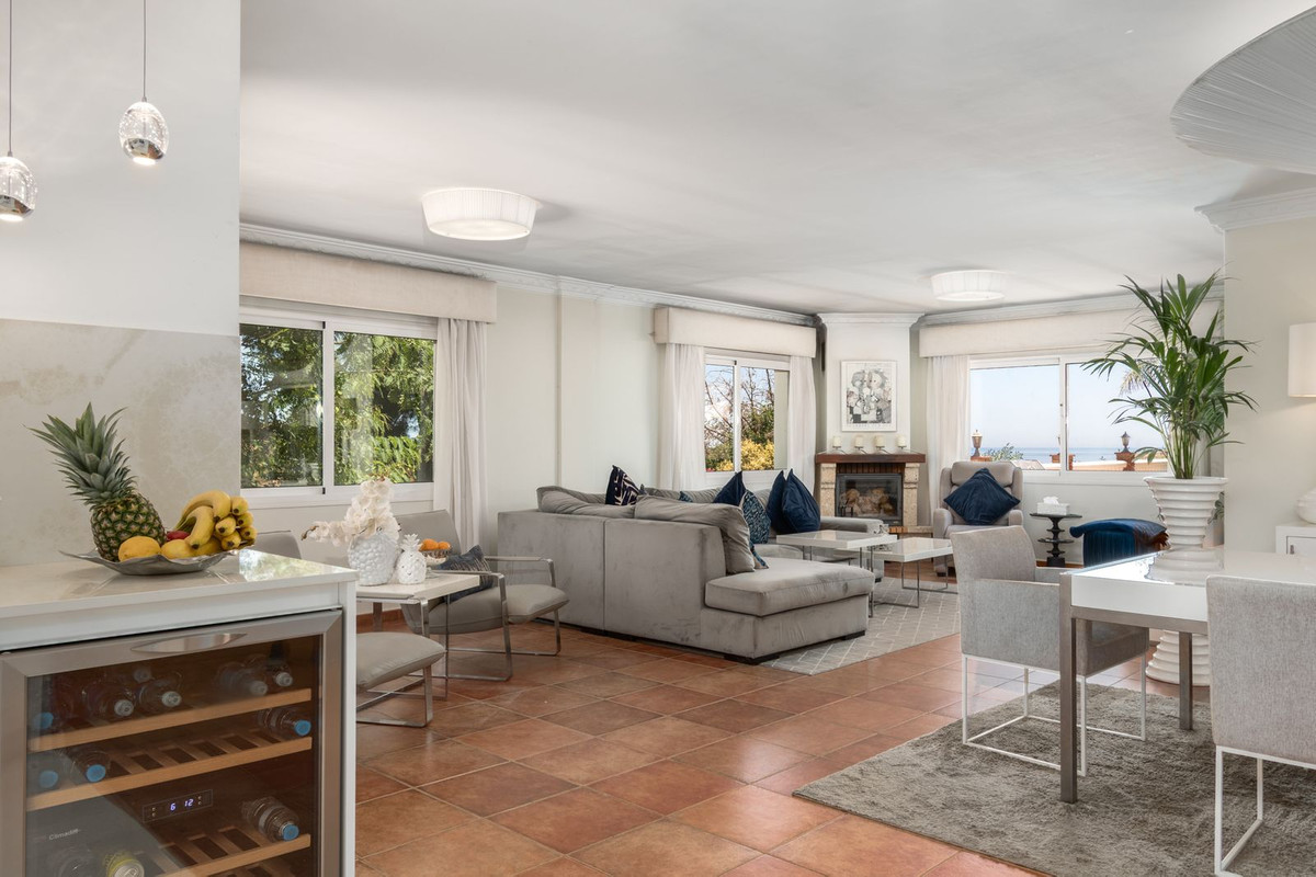 Se vende Villa - Chalet de 4 dormitorios en Costa Del Sol, Málaga, España