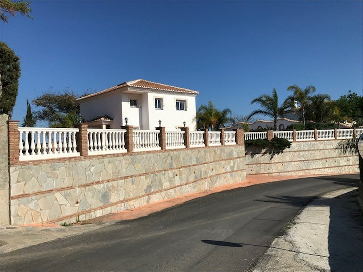 Se vende Villa - Chalet de 4 dormitorios en Costa Del Sol, Málaga, España