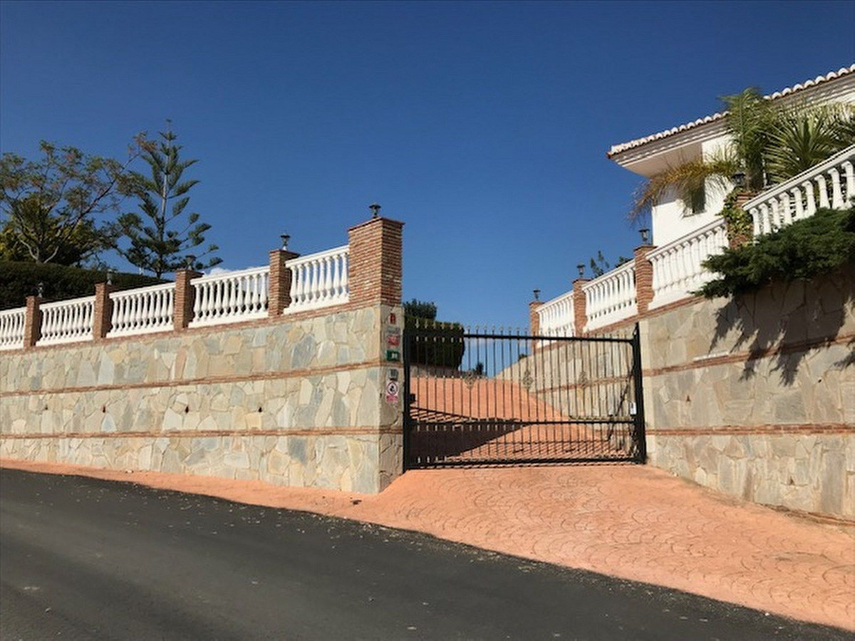 Se vende Villa - Chalet de 4 dormitorios en Costa Del Sol, Málaga, España
