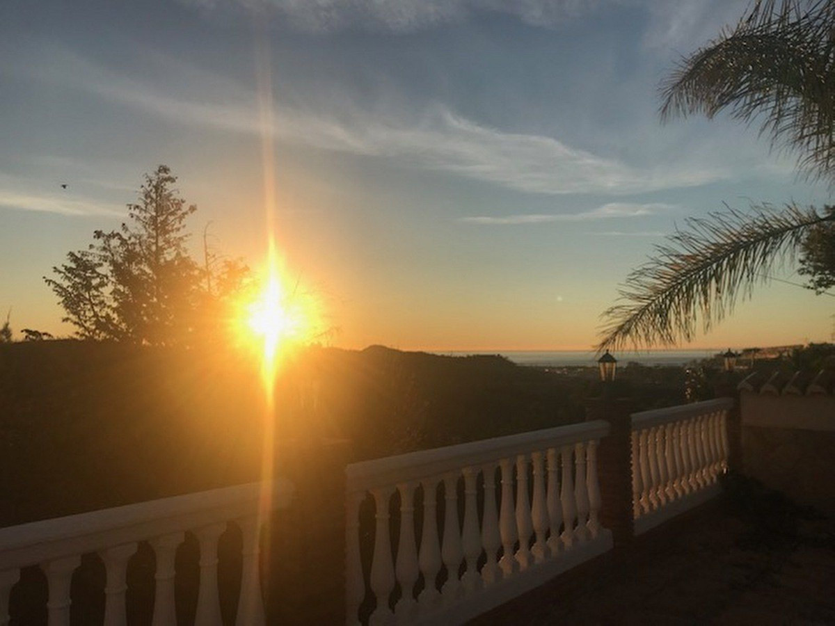 Se vende Villa - Chalet de 4 dormitorios en Costa Del Sol, Málaga, España