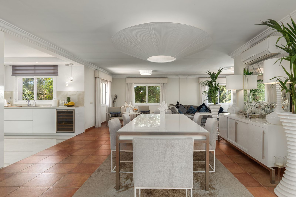 Se vende Villa - Chalet de 4 dormitorios en Costa Del Sol, Málaga, España
