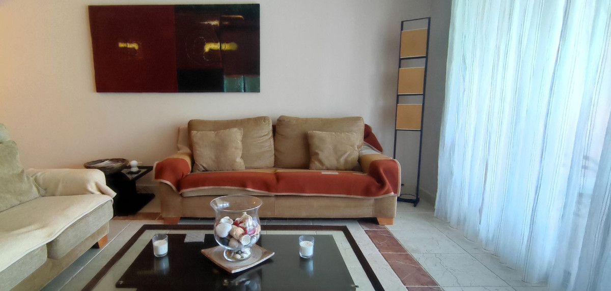 Se vende Apartamento Planta Media de 2 dormitorios en Costa Del Sol, Málaga, España