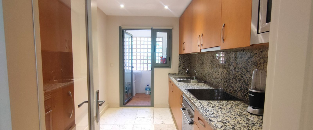 Se vende Apartamento Planta Media de 2 dormitorios en Costa Del Sol, Málaga, España