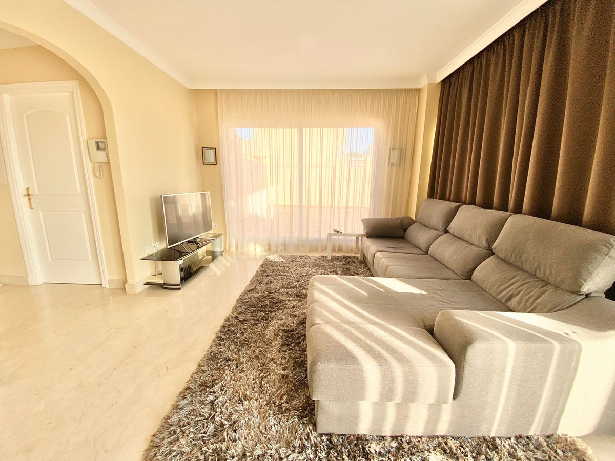 3 Bed Apartment for sale in Elviria Costa Del Sol, Málaga, Spain