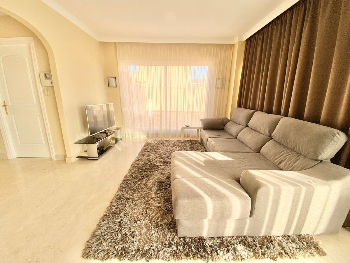 3 Bed Apartment for sale in Elviria Costa Del Sol, Málaga, Spain