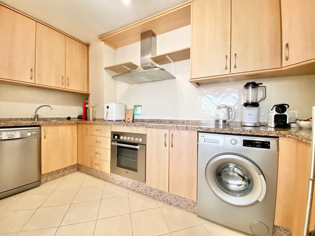 3 Bed Apartment for sale in Elviria Costa Del Sol, Málaga, Spain