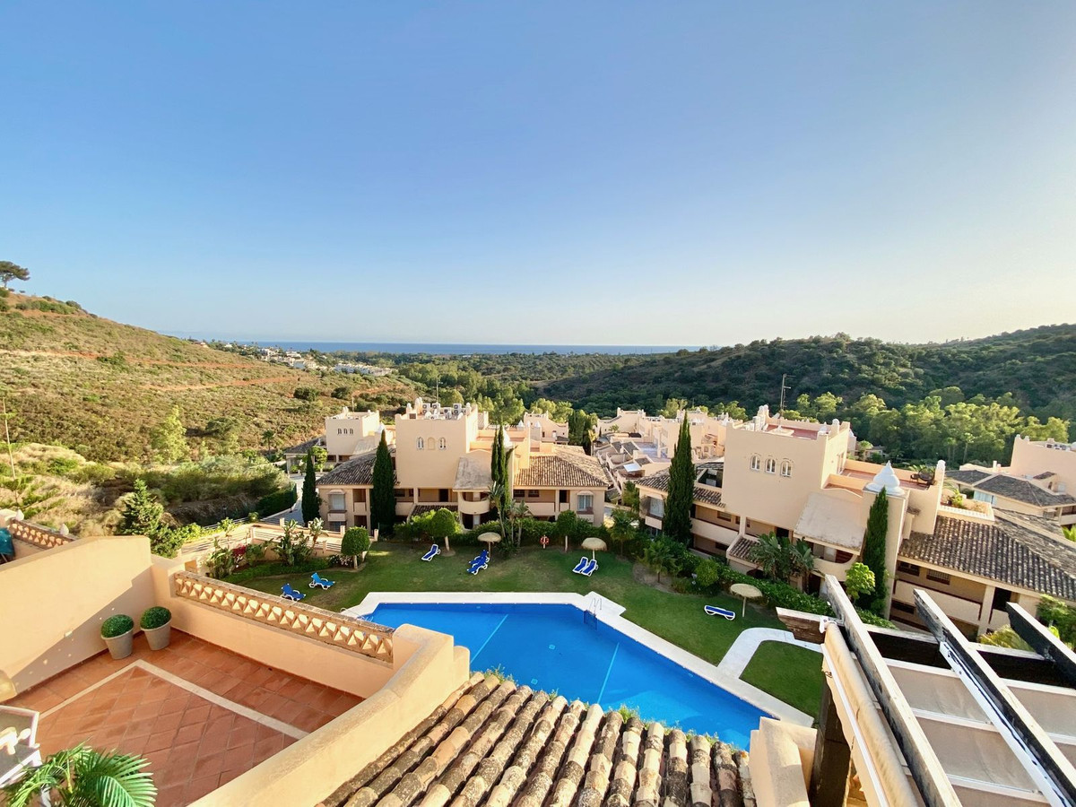 3 Bed Apartment for sale in Elviria Costa Del Sol, Málaga, Spain