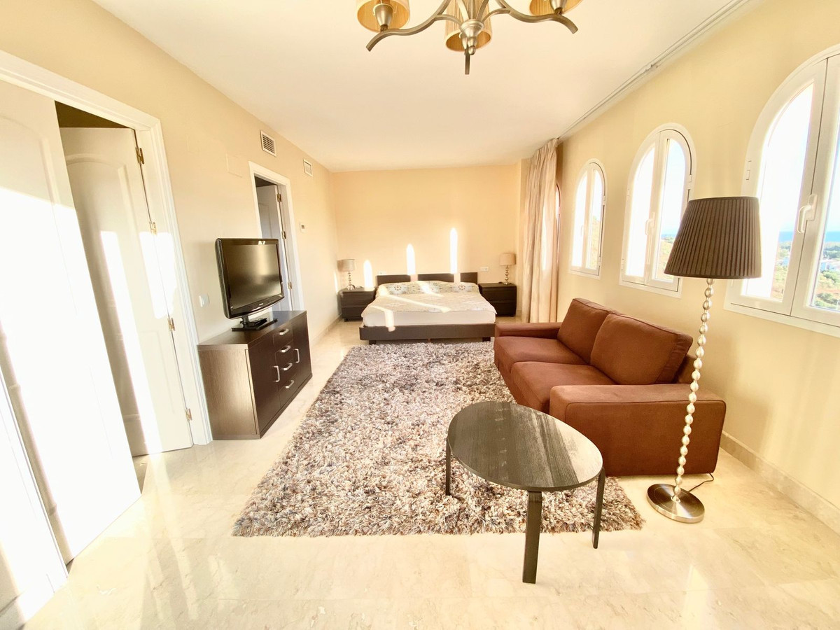 3 Bed Apartment for sale in Elviria Costa Del Sol, Málaga, Spain