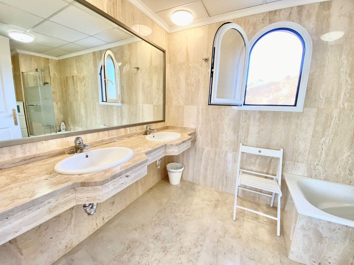 3 Bed Apartment for sale in Elviria Costa Del Sol, Málaga, Spain