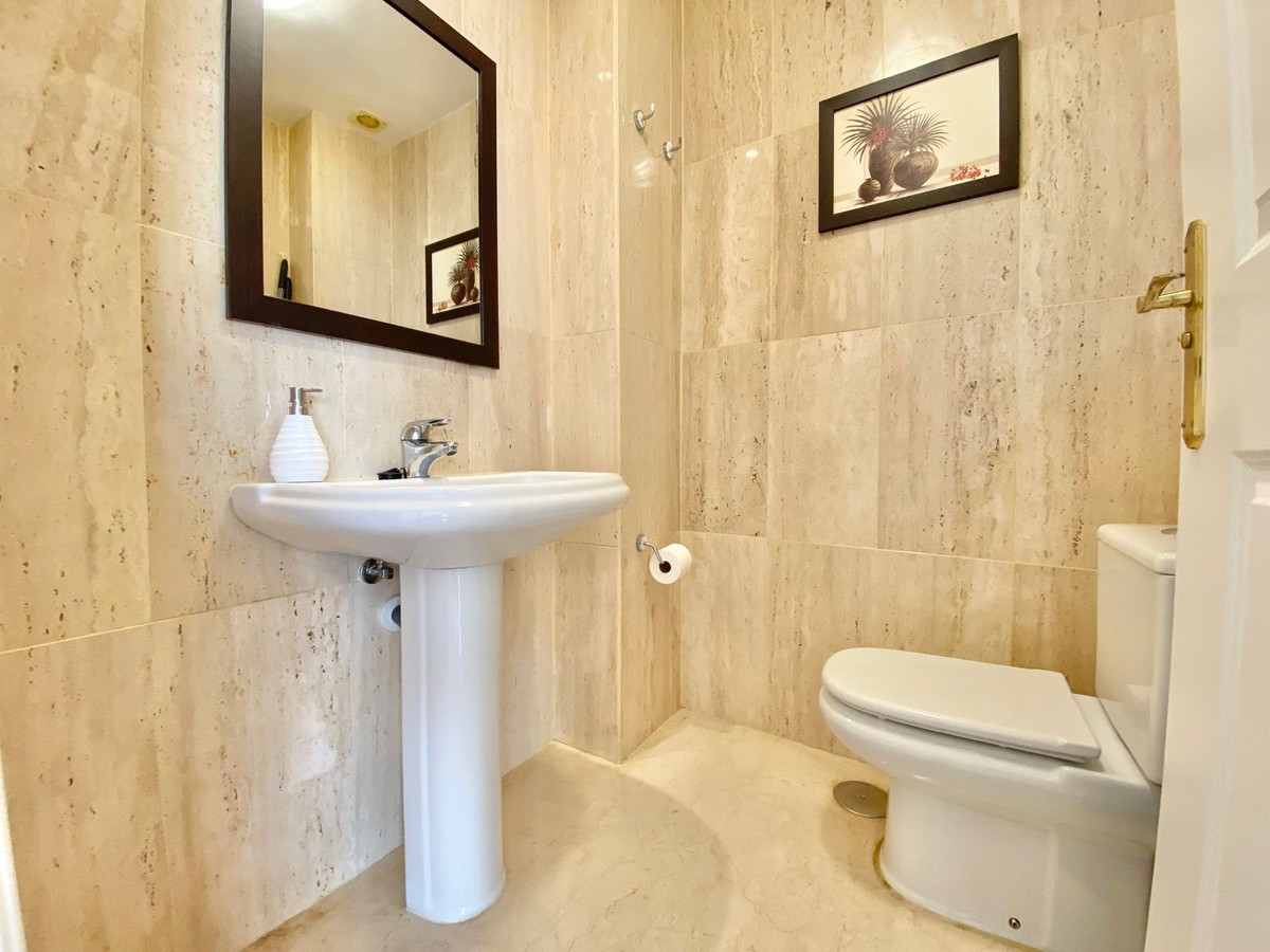 3 Bed Apartment for sale in Elviria Costa Del Sol, Málaga, Spain