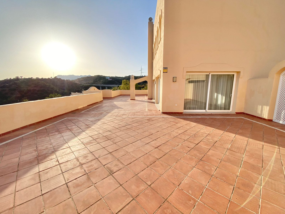3 Bed Apartment for sale in Elviria Costa Del Sol, Málaga, Spain