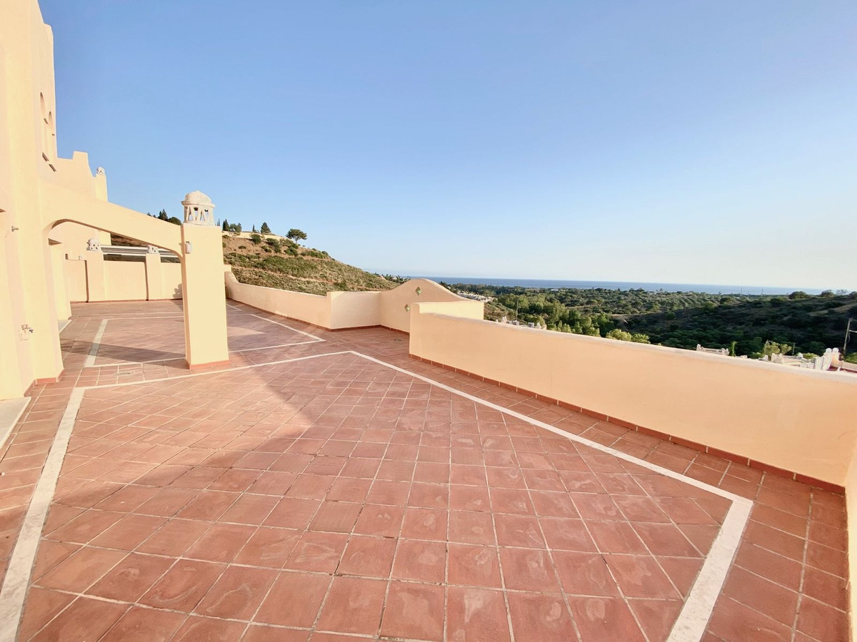 3 Bed Apartment for sale in Elviria Costa Del Sol, Málaga, Spain