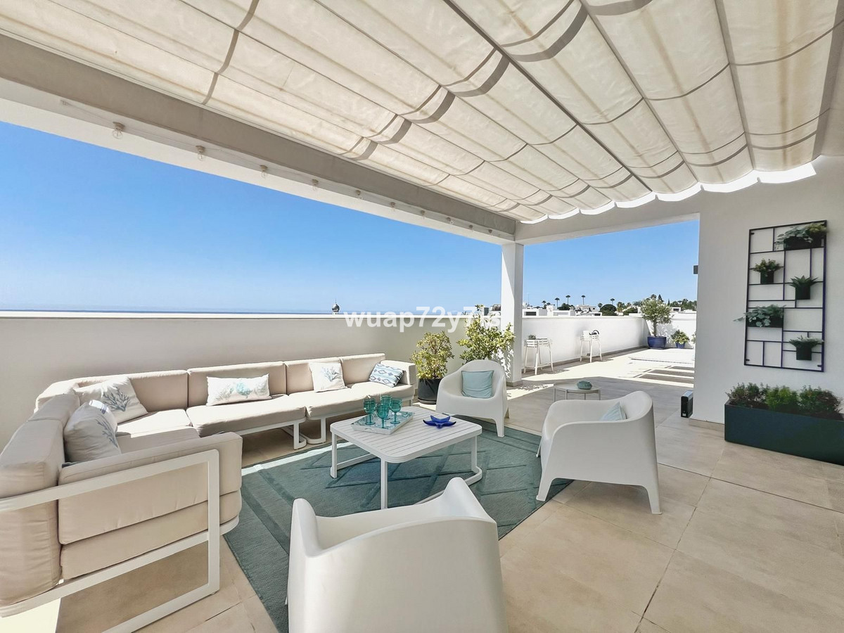 4 Bed Apartment for sale in Estepona Costa Del Sol, Málaga, Spain